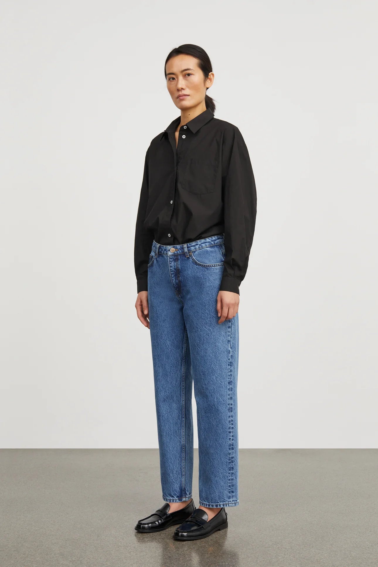 Skall Studio Allison Cropped Jeans | Washed mid blue