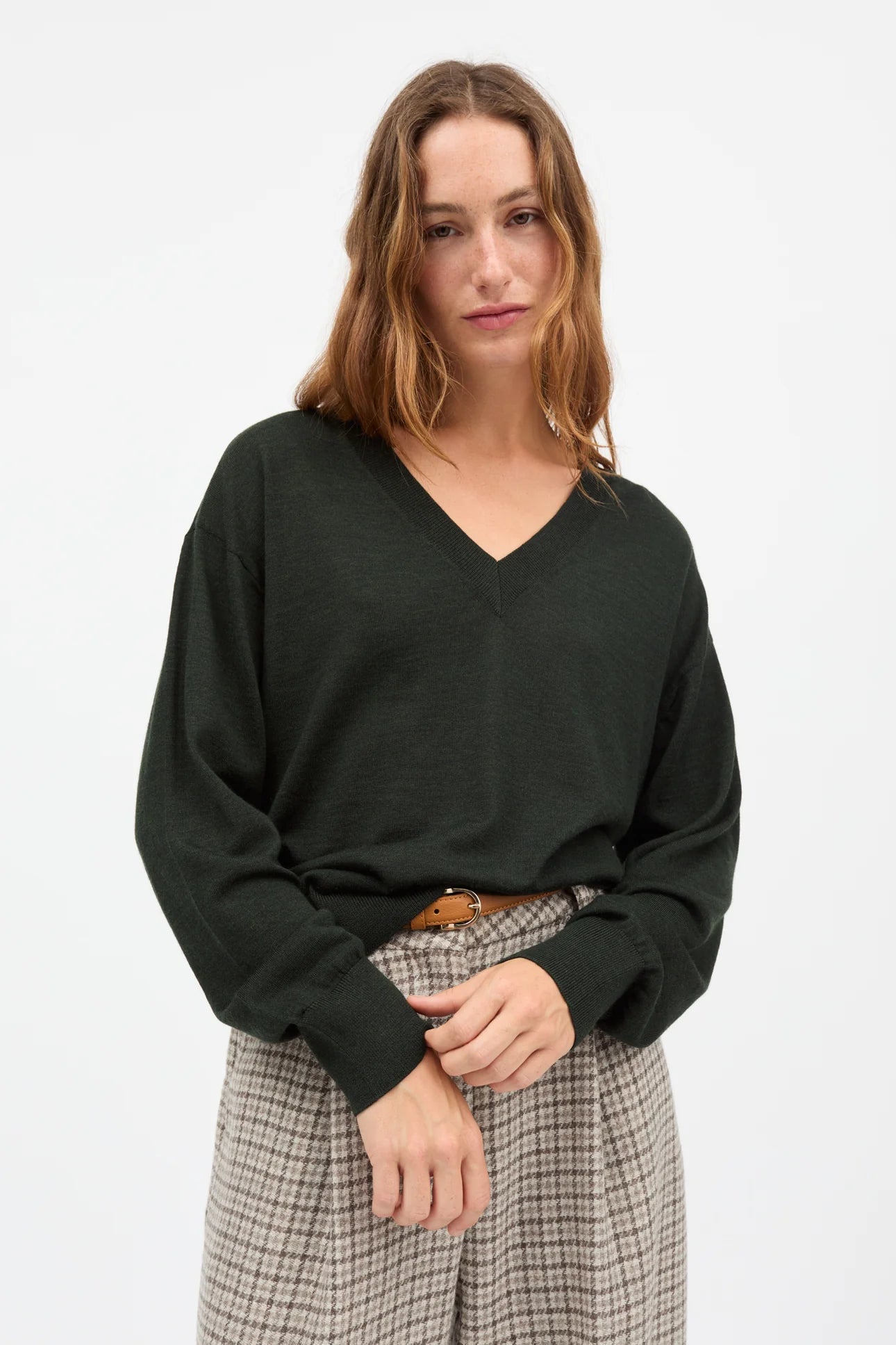 Skall Studio Amethyst V-neck Jumper | Dark Pine