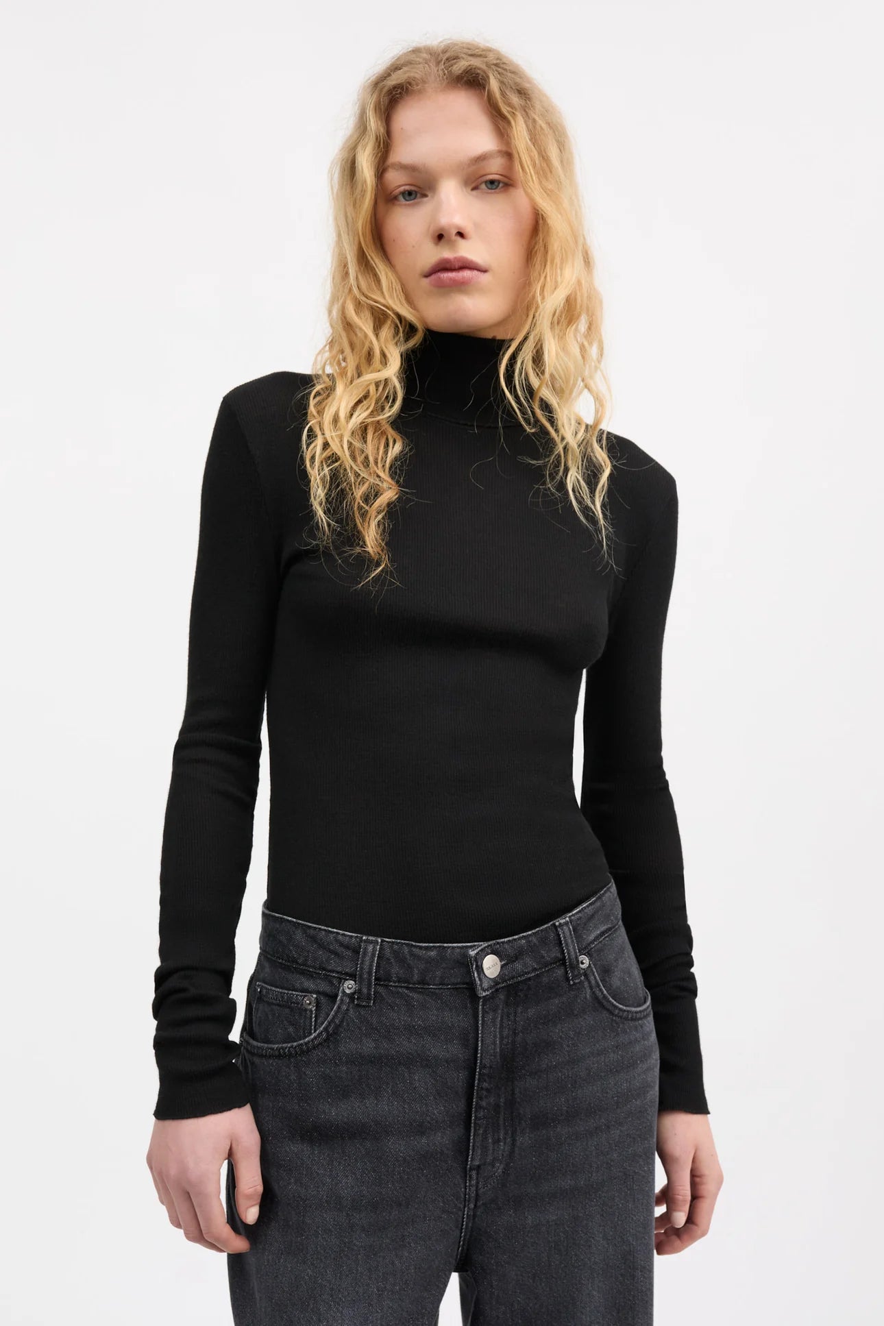 Skall Studio Amy T-neck | Black