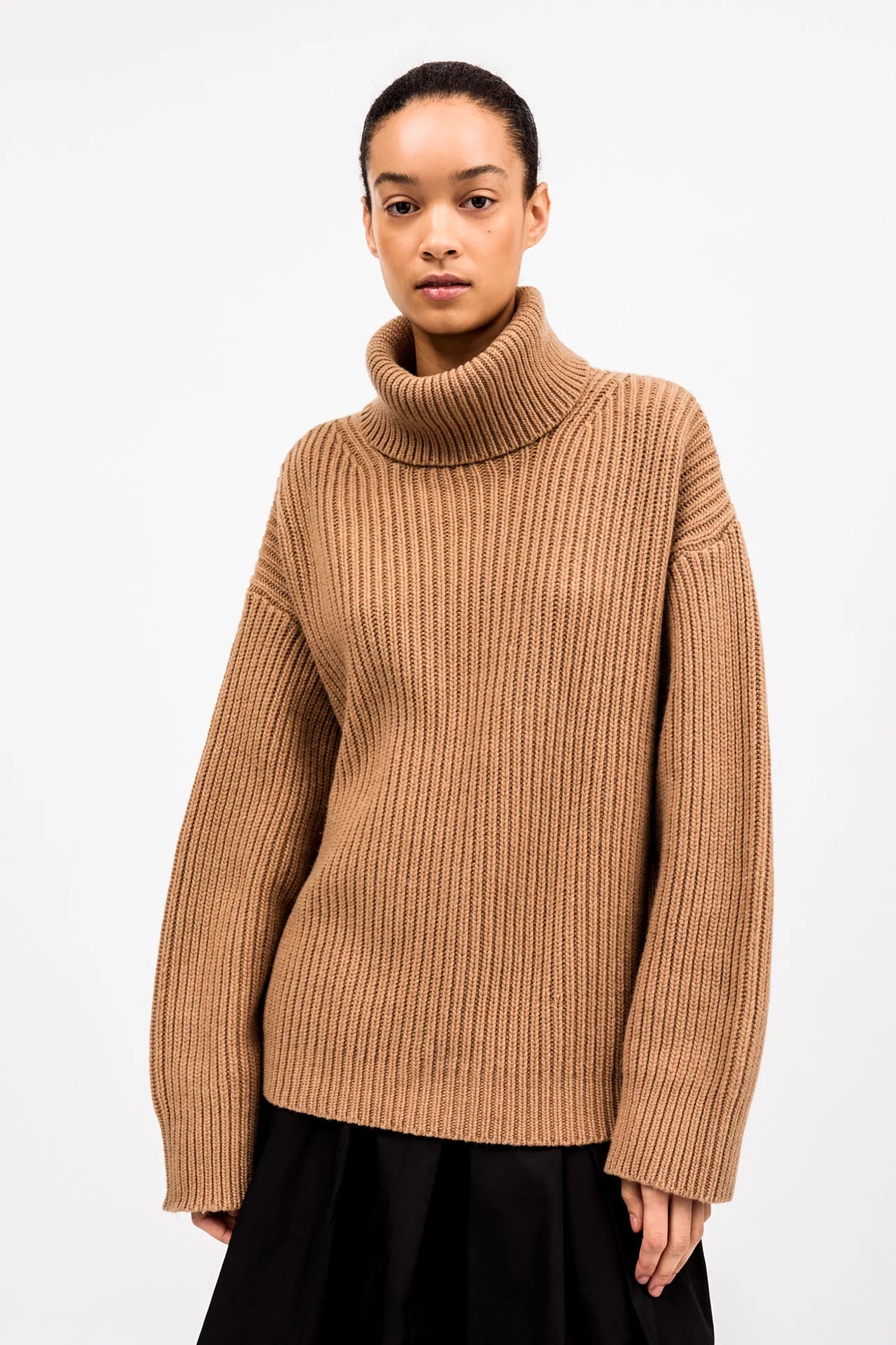 Skall Studio Diana T-neck Jumper | Camel