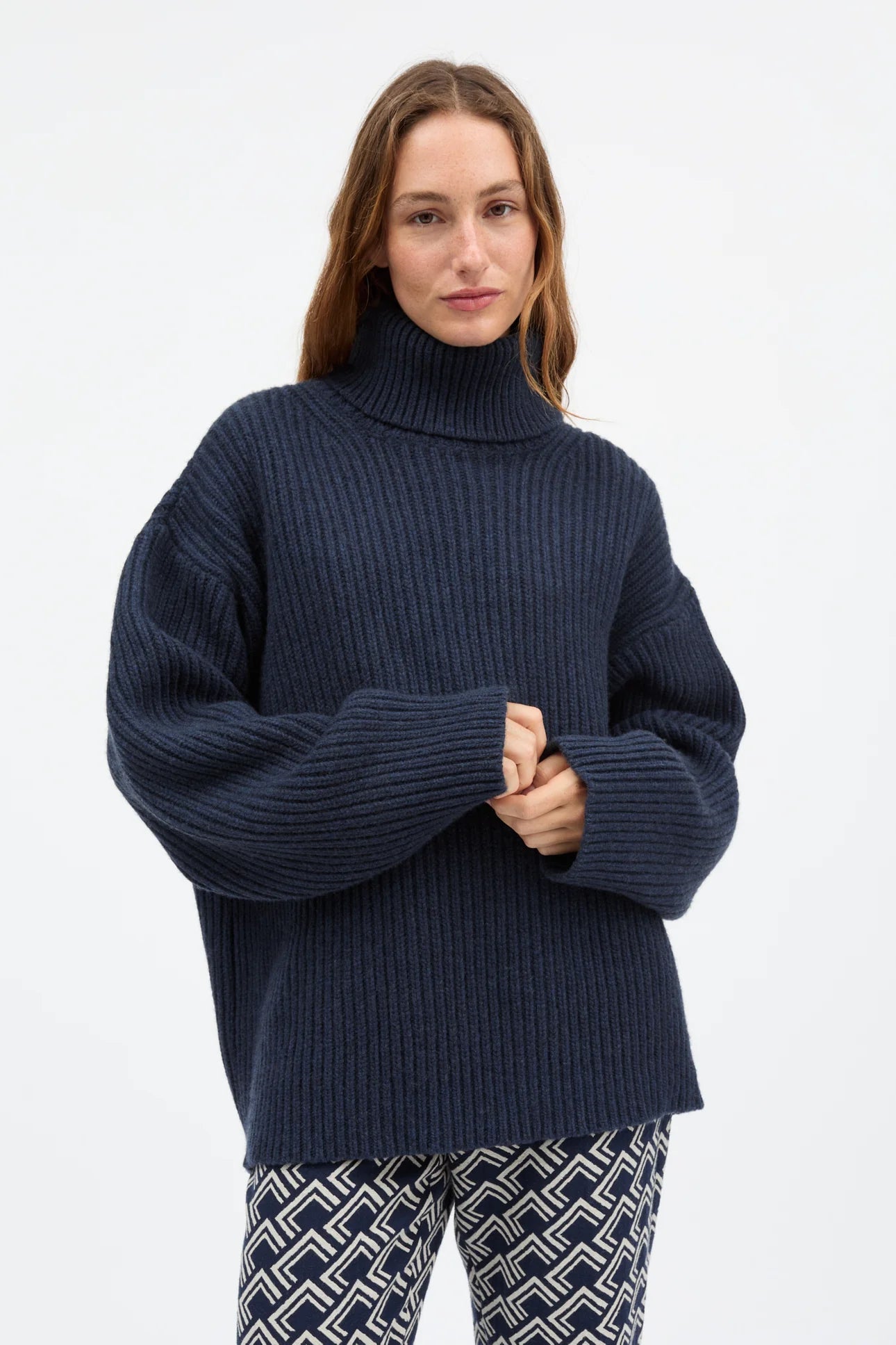 Skall Studio Diana T-neck Jumper | Navy