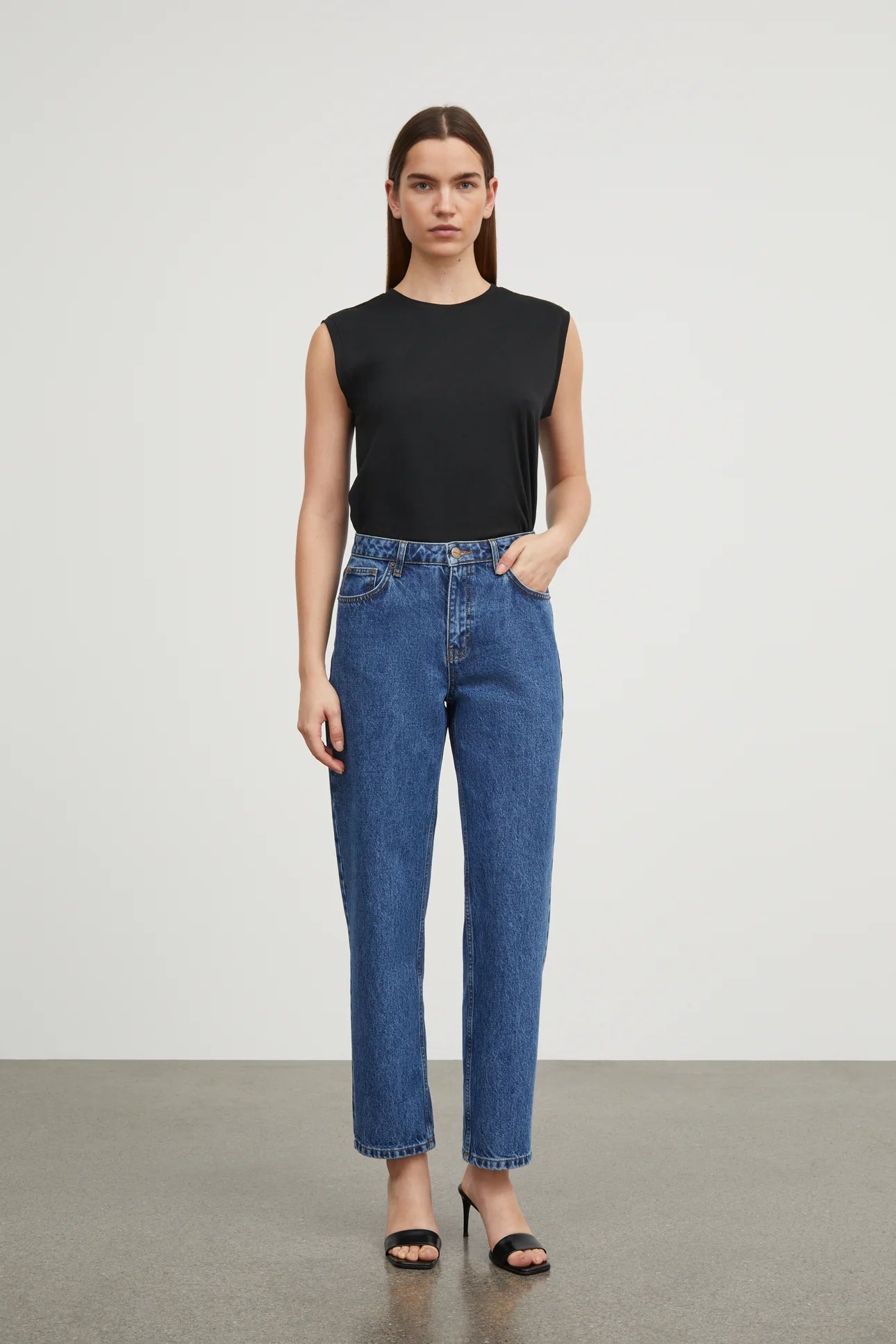 Skall Studio Allison Cropped Jeans Mid Blue