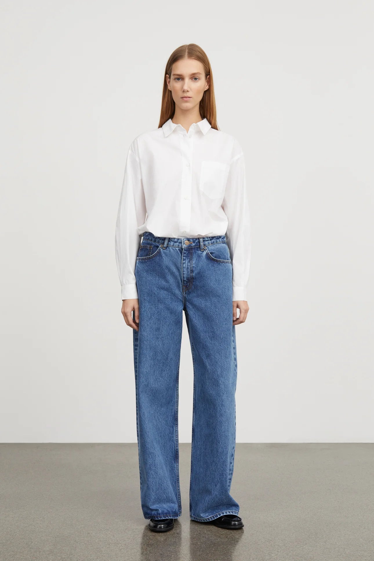 Skall Studio Willow Wide Jeans | Washed mid blue